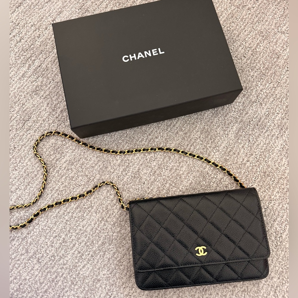 Chanel wallet on chain